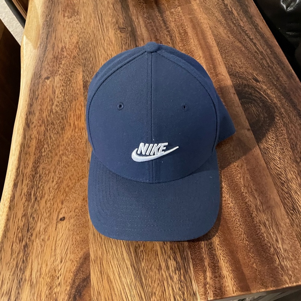 Nike snap back. Like new condition